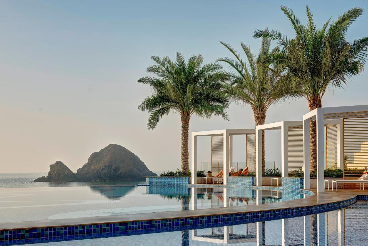 Royal M Al Aqah Beach Resort By Gewan Exterior photo The View, The Palm